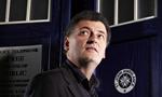 C'est confirmé ! Le showrunner Steven Moffat quitte la série Doctor Who à la prochaine saison